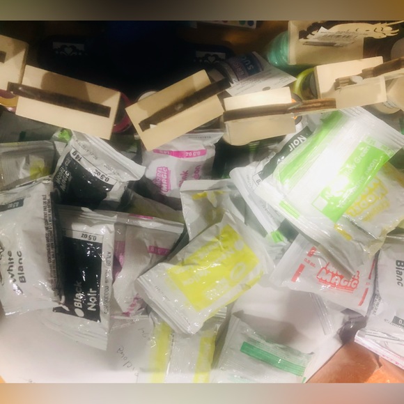 HUGE RANDOM CRAFTI LOT! - Picture 6 of 13